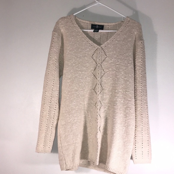 Hunt Club Sweaters - NWT Hunt Club women’s v neck sweater size large.